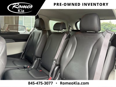 2023 Kia Carnival LX