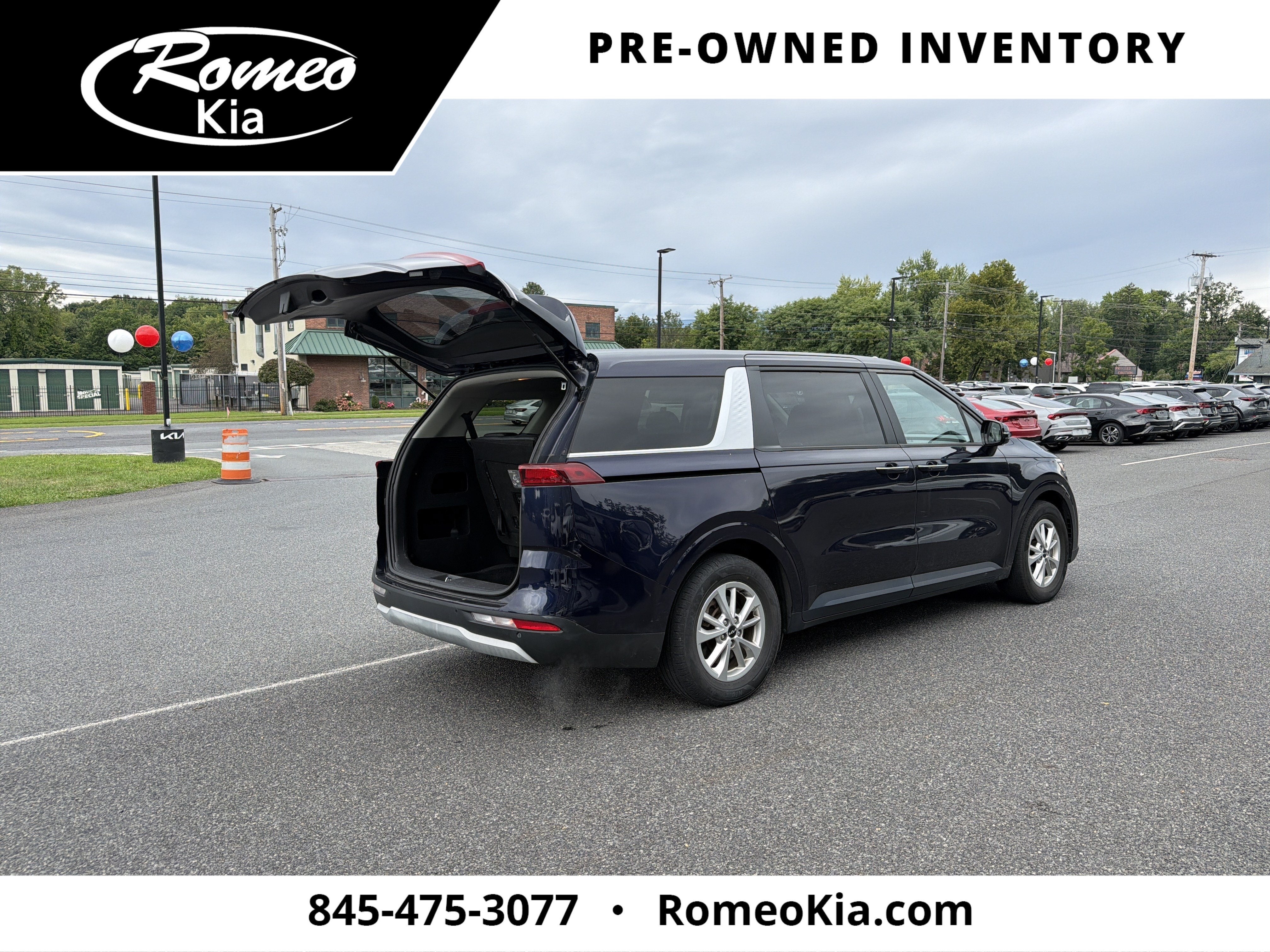 2023 Kia Carnival LX