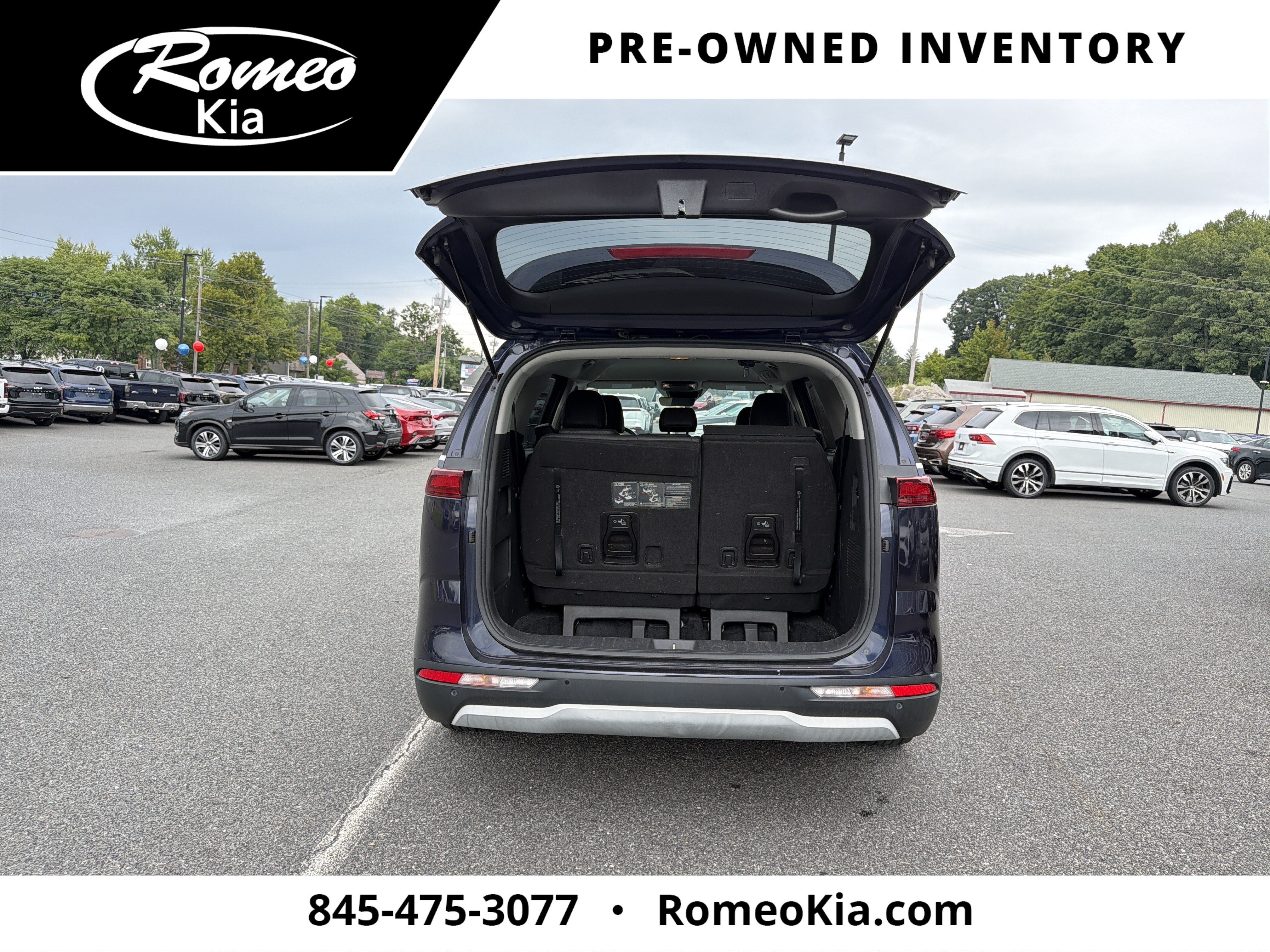 2023 Kia Carnival LX