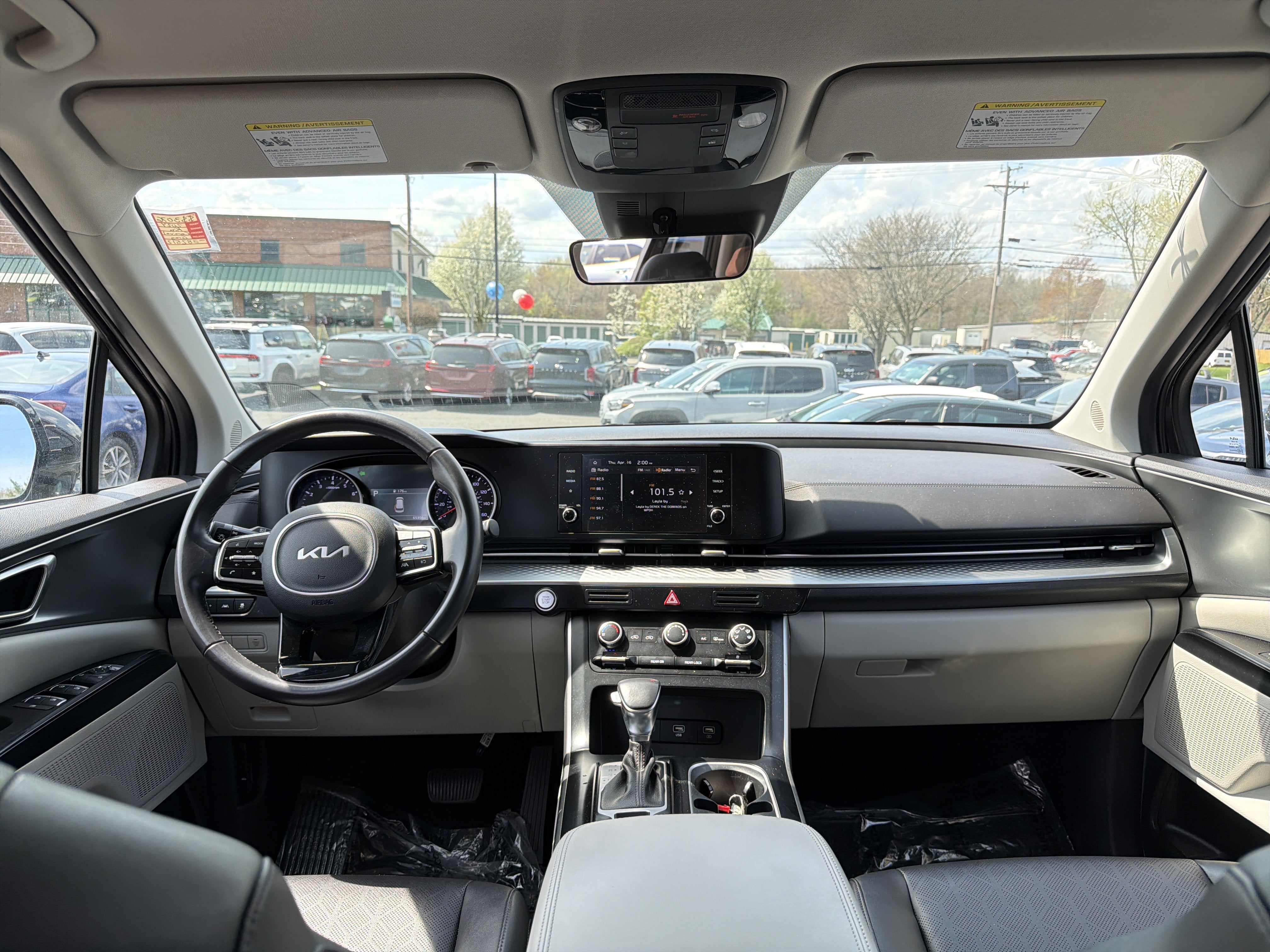 2024 Kia Carnival LX