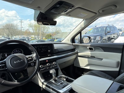 2024 Kia Carnival LX