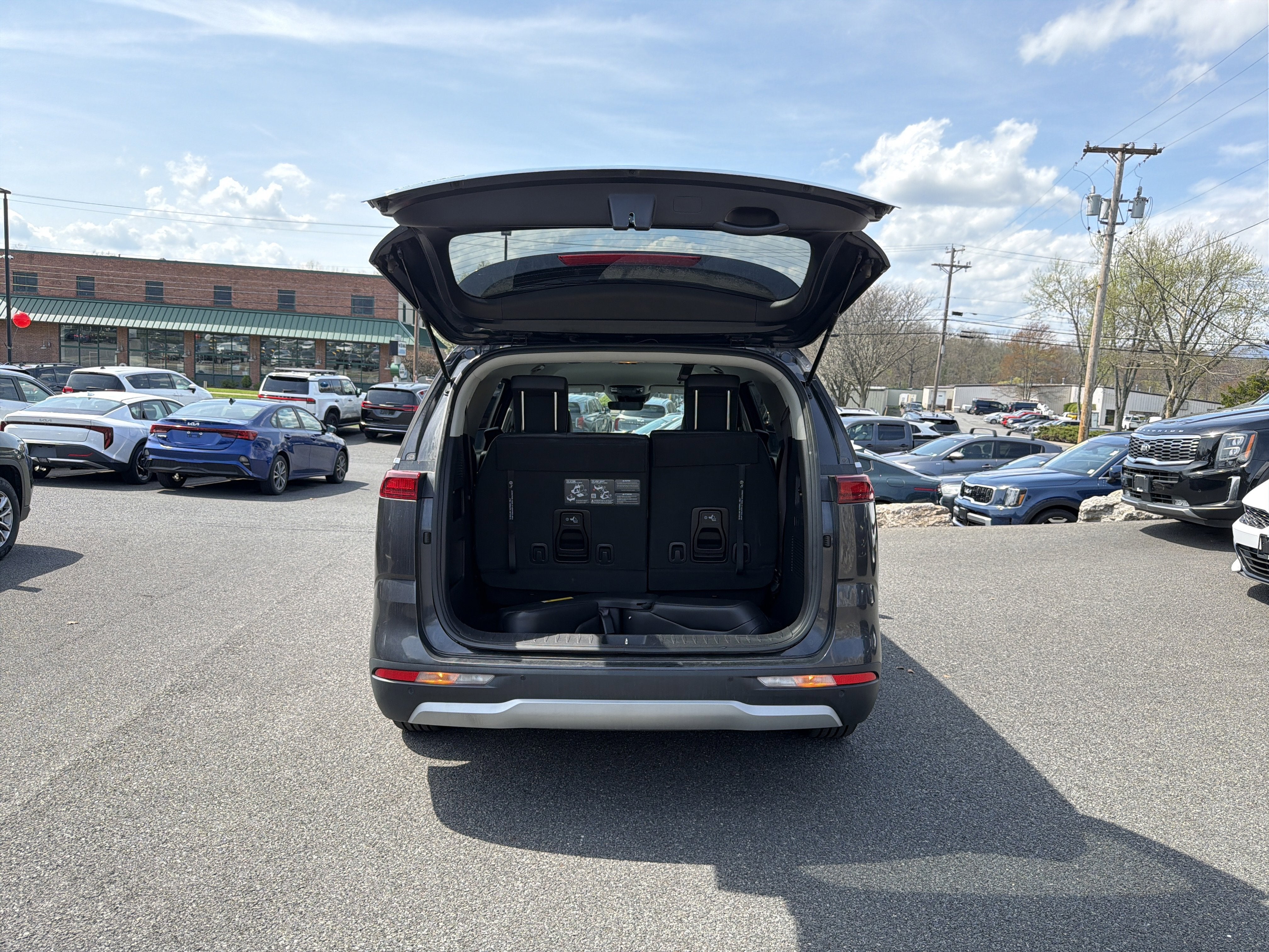 2024 Kia Carnival LX