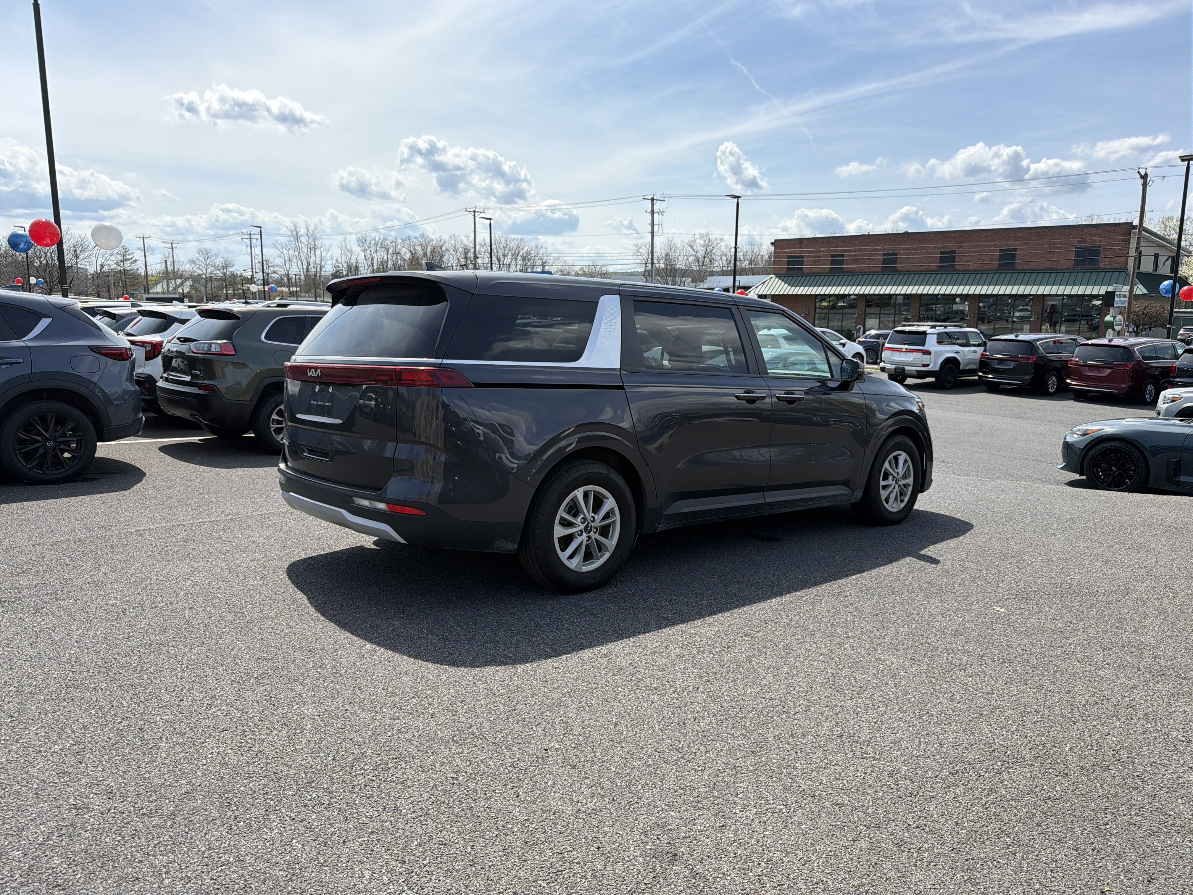 2024 Kia Carnival LX