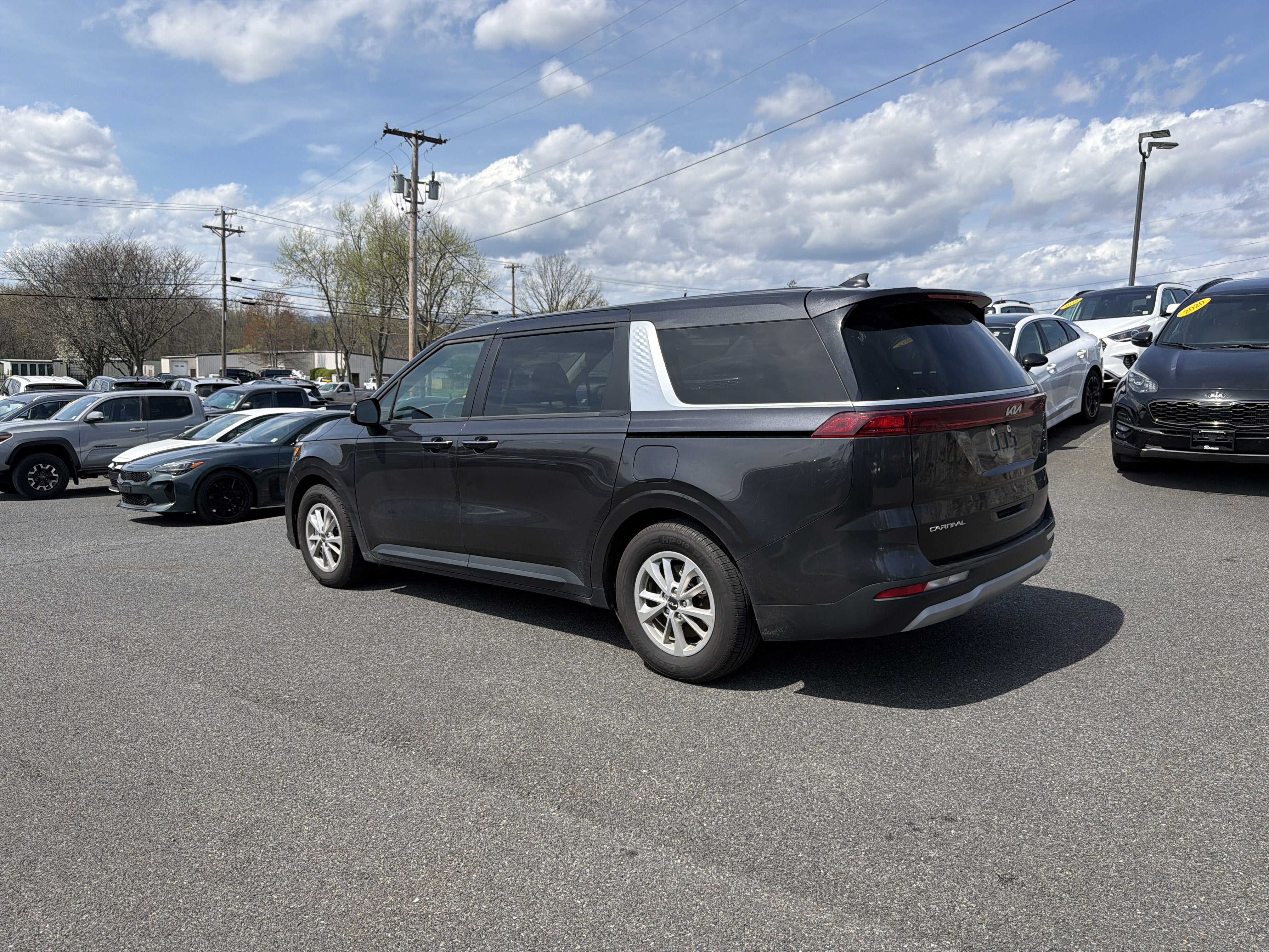 2024 Kia Carnival LX