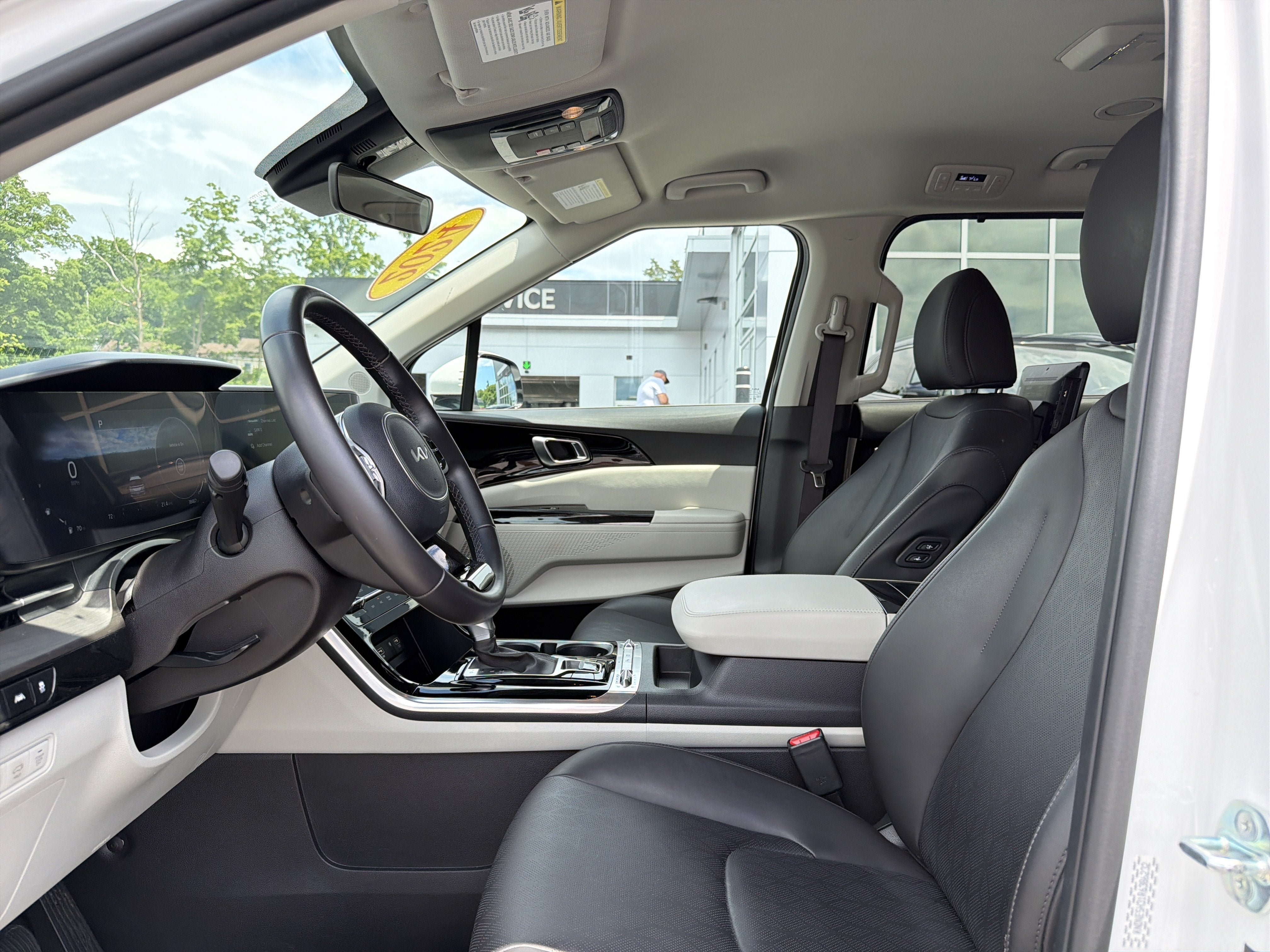 2024 Kia Carnival SX