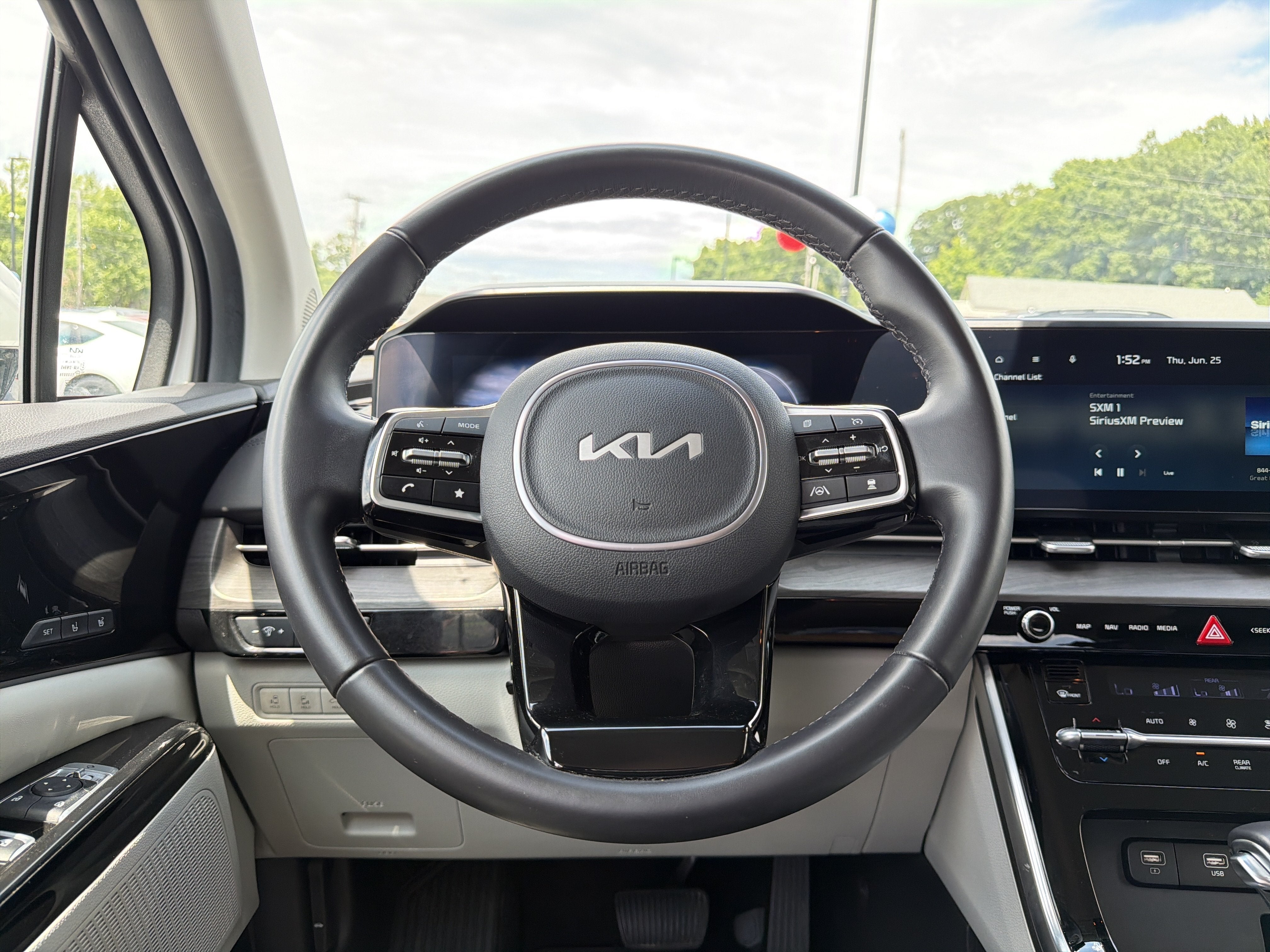 2024 Kia Carnival SX