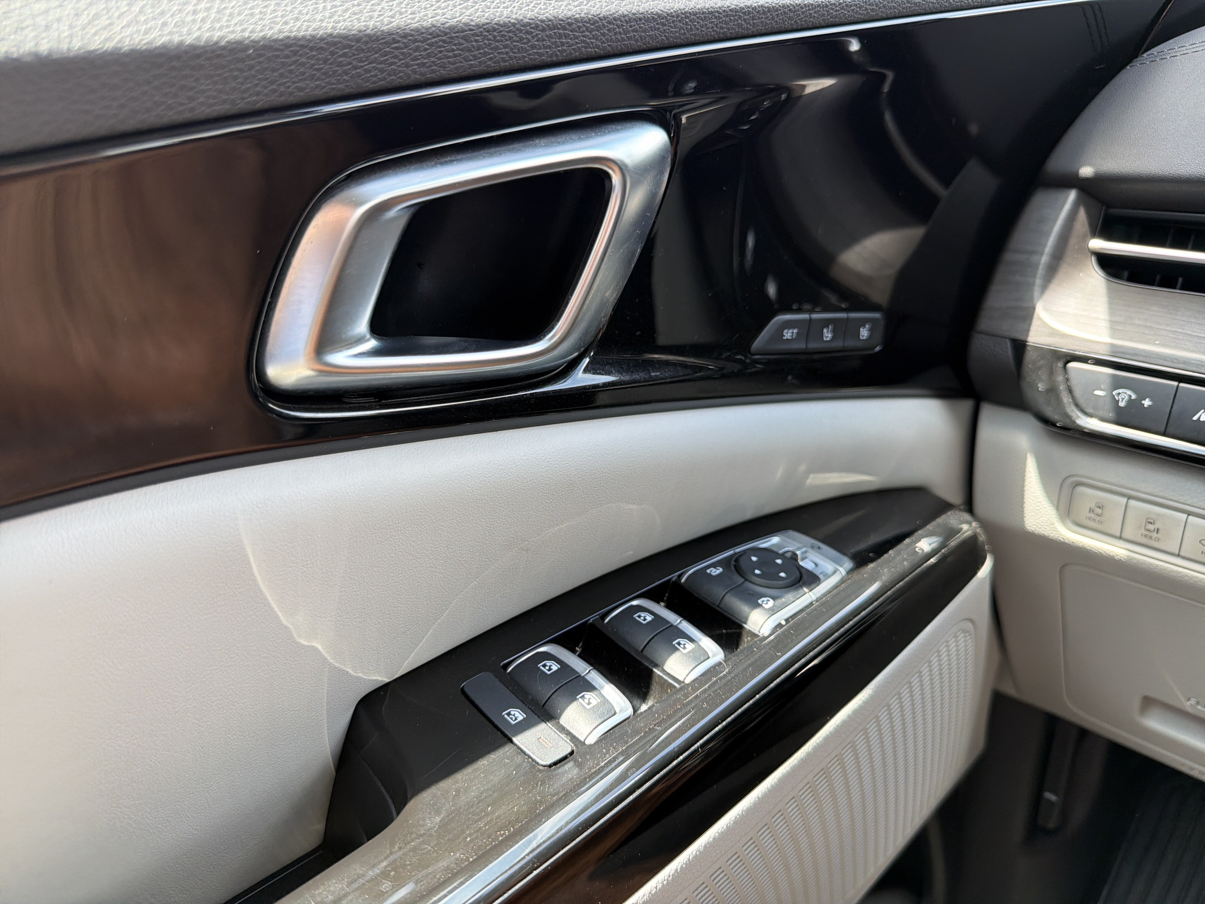 2024 Kia Carnival SX