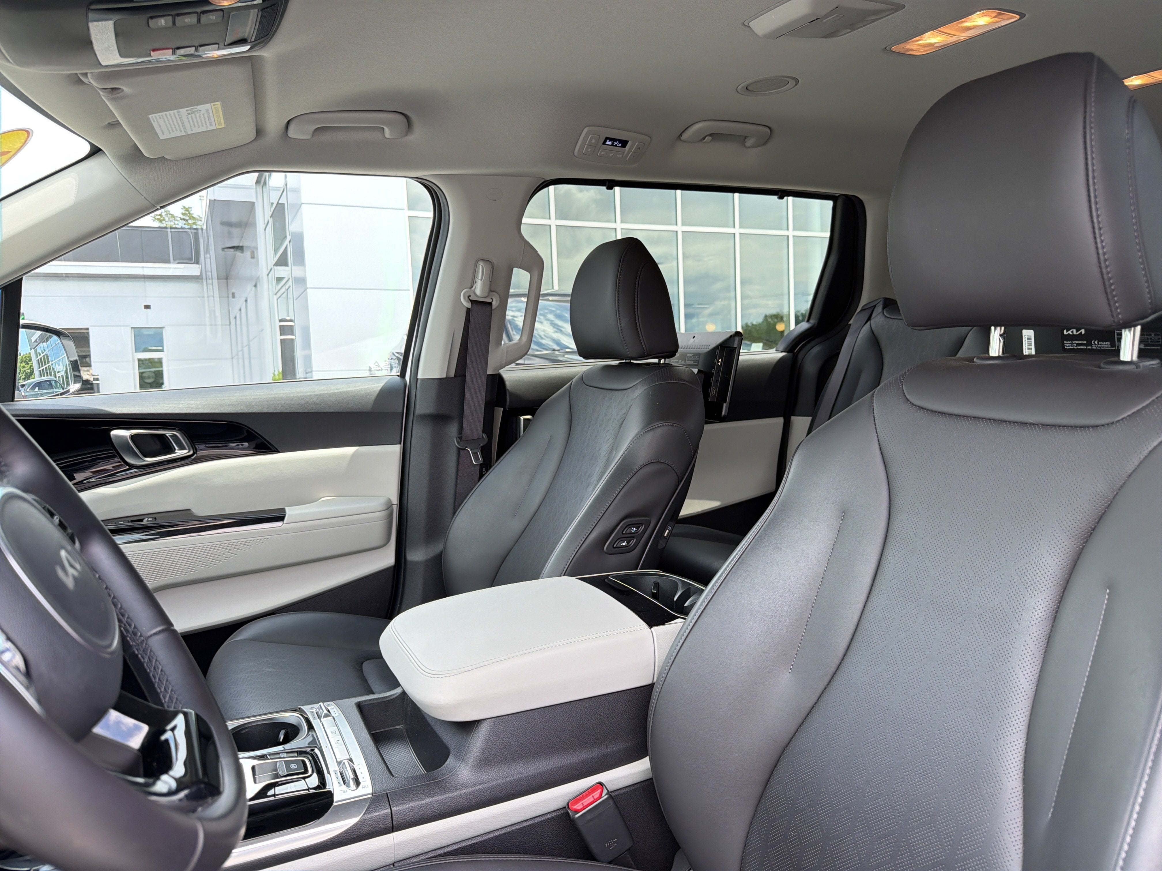 2024 Kia Carnival SX