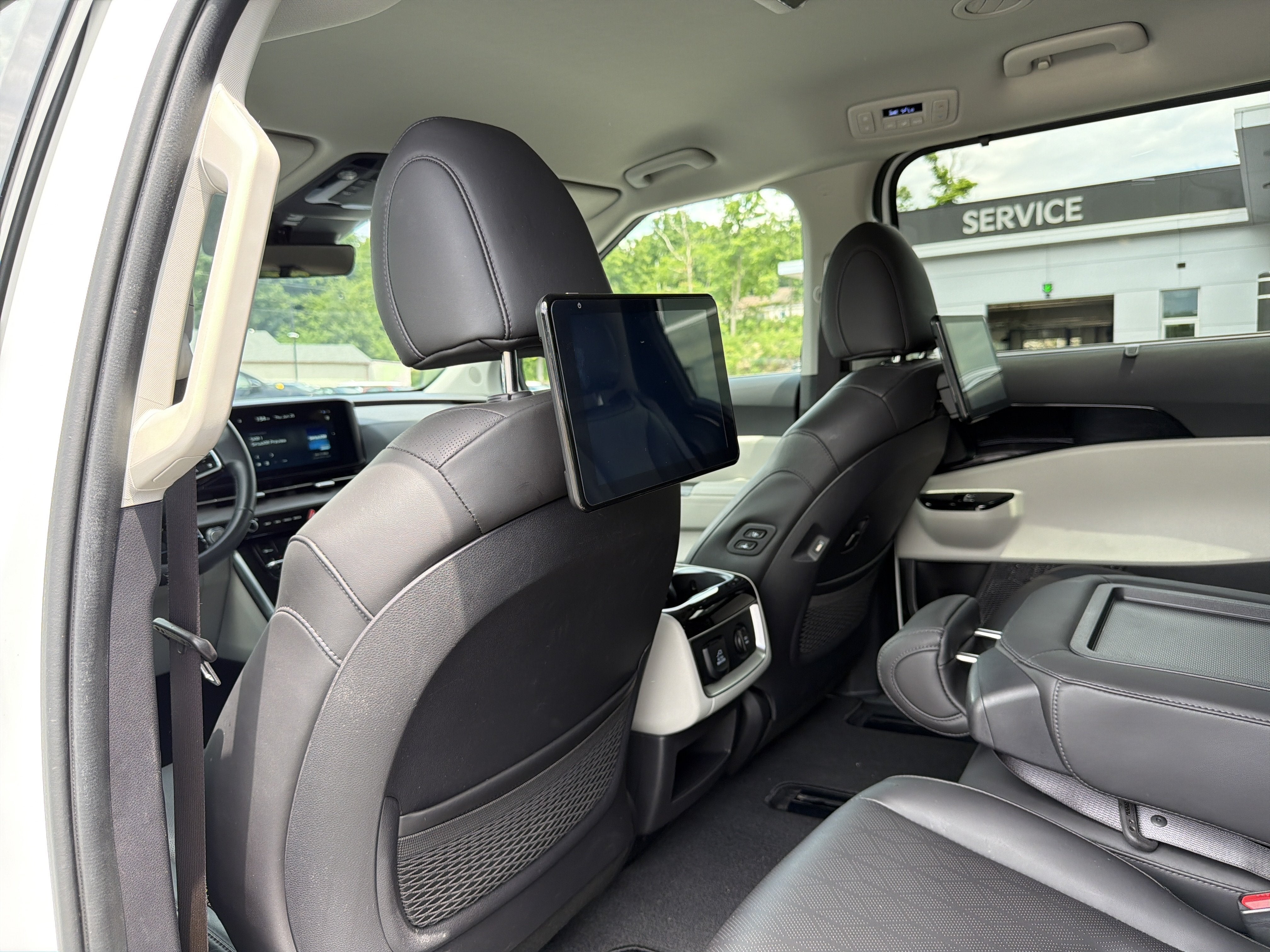 2024 Kia Carnival SX
