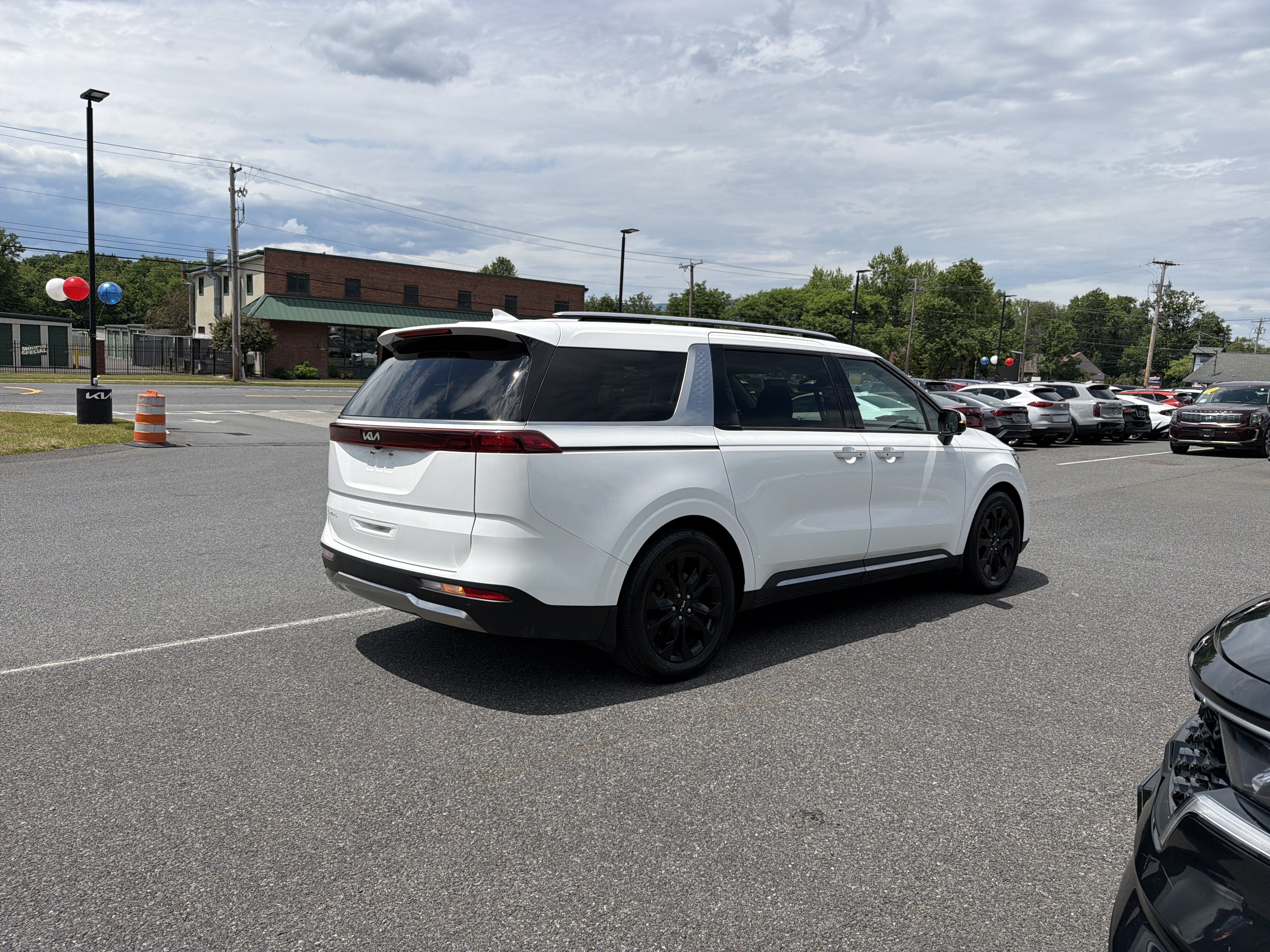 2024 Kia Carnival SX