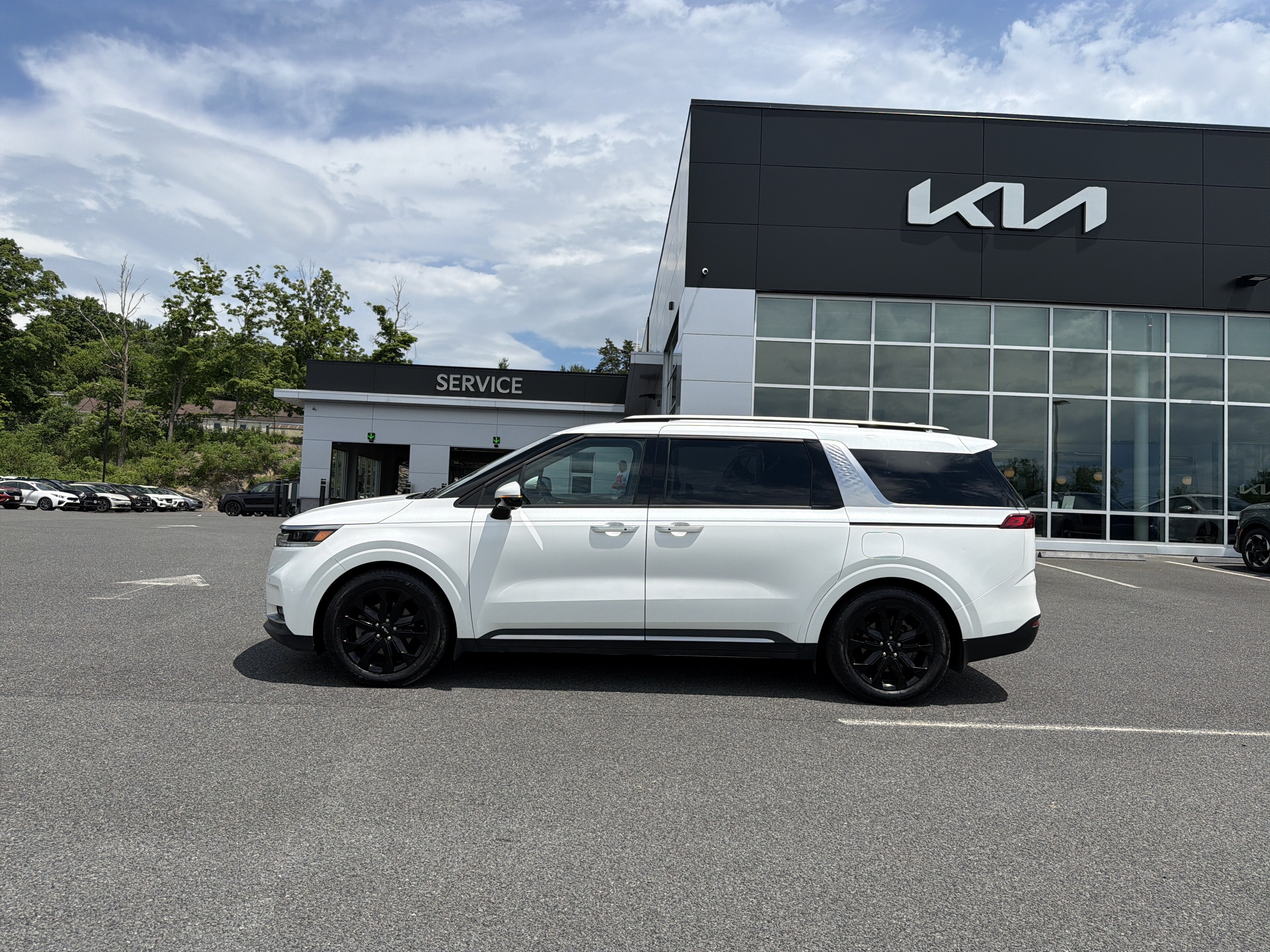 2024 Kia Carnival SX