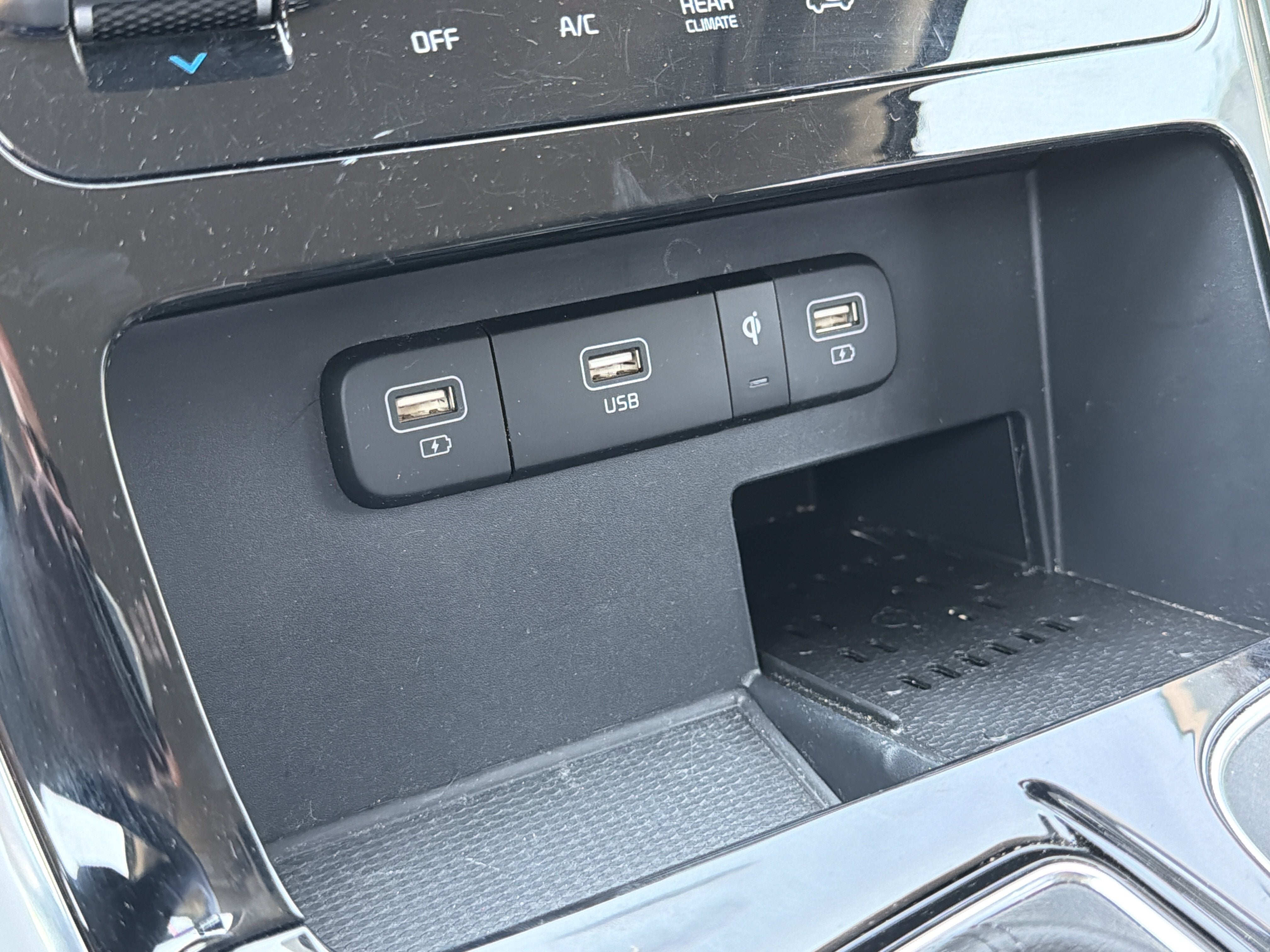 2024 Kia Carnival SX