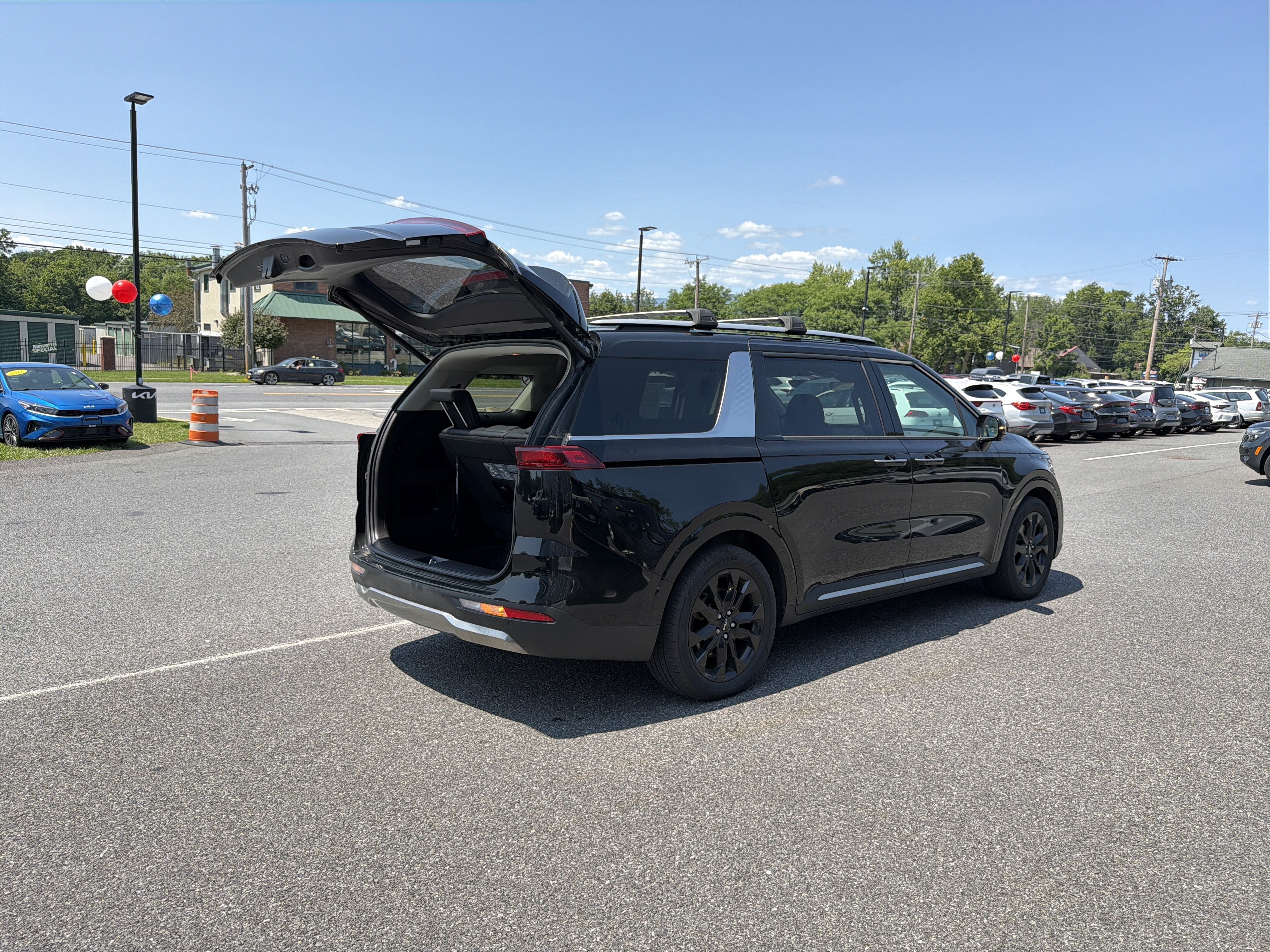 2024 Kia Carnival SX