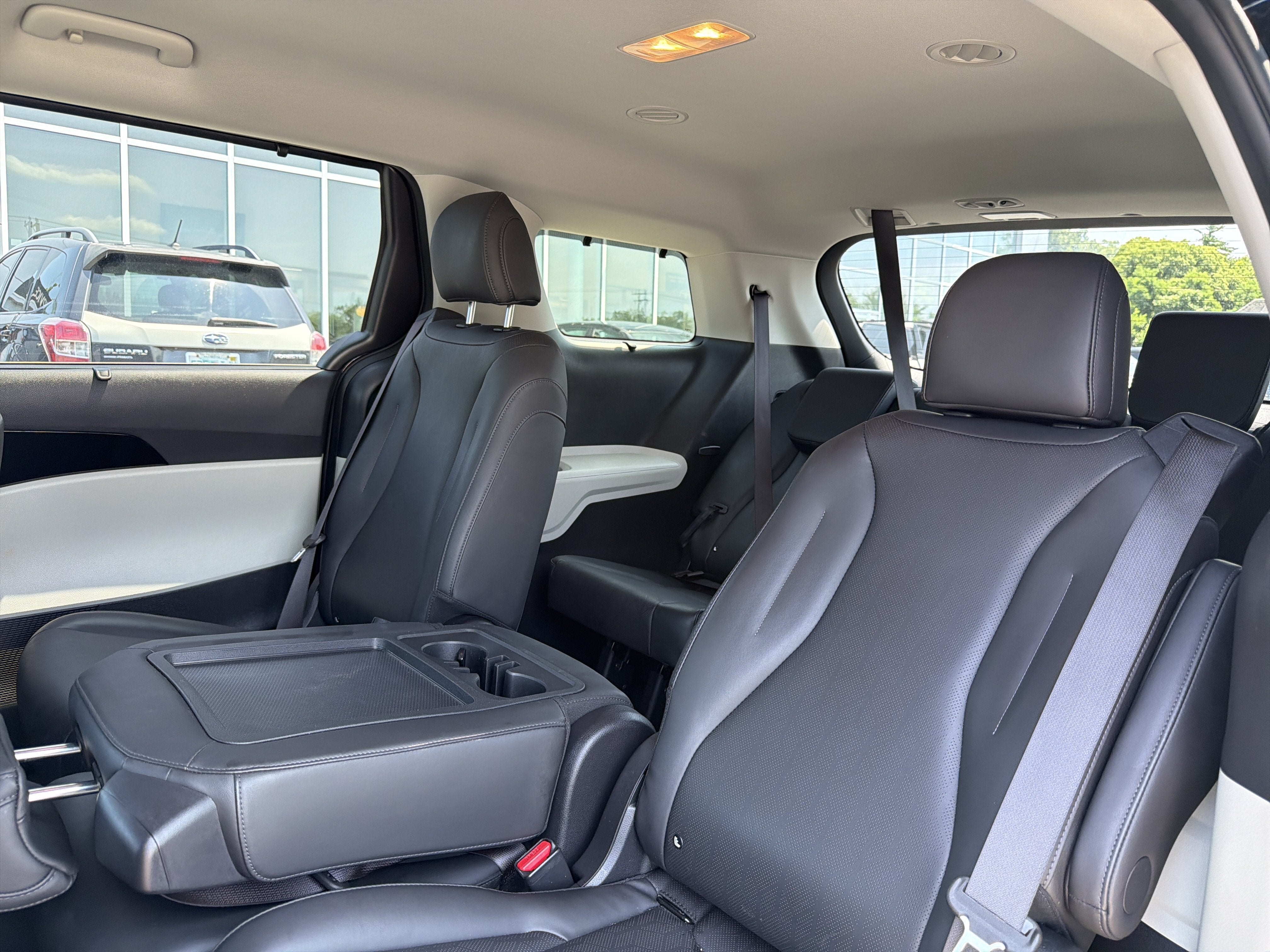 2024 Kia Carnival SX