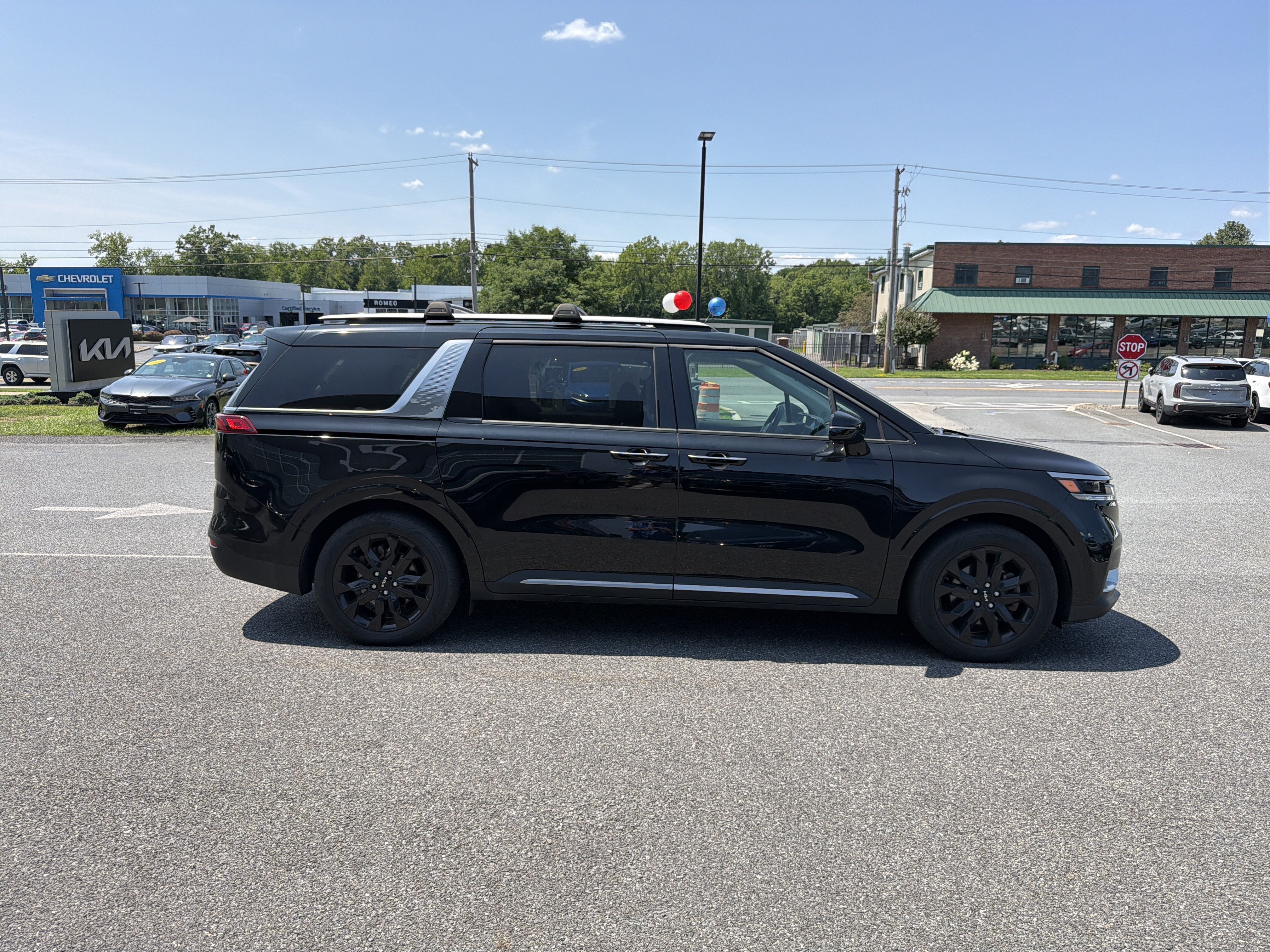 2024 Kia Carnival SX