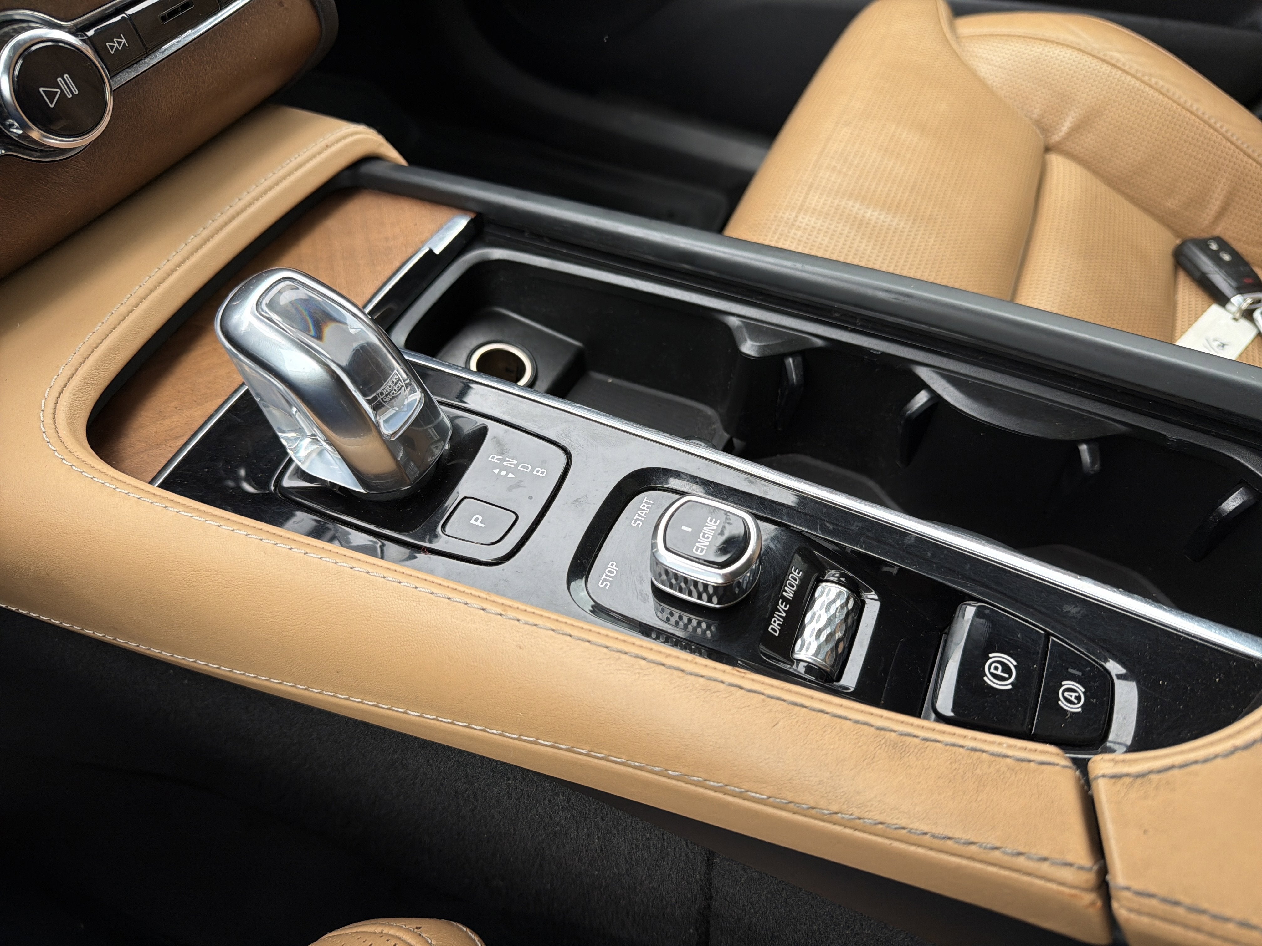 2016 Volvo XC90 Hybrid T8 Inscription