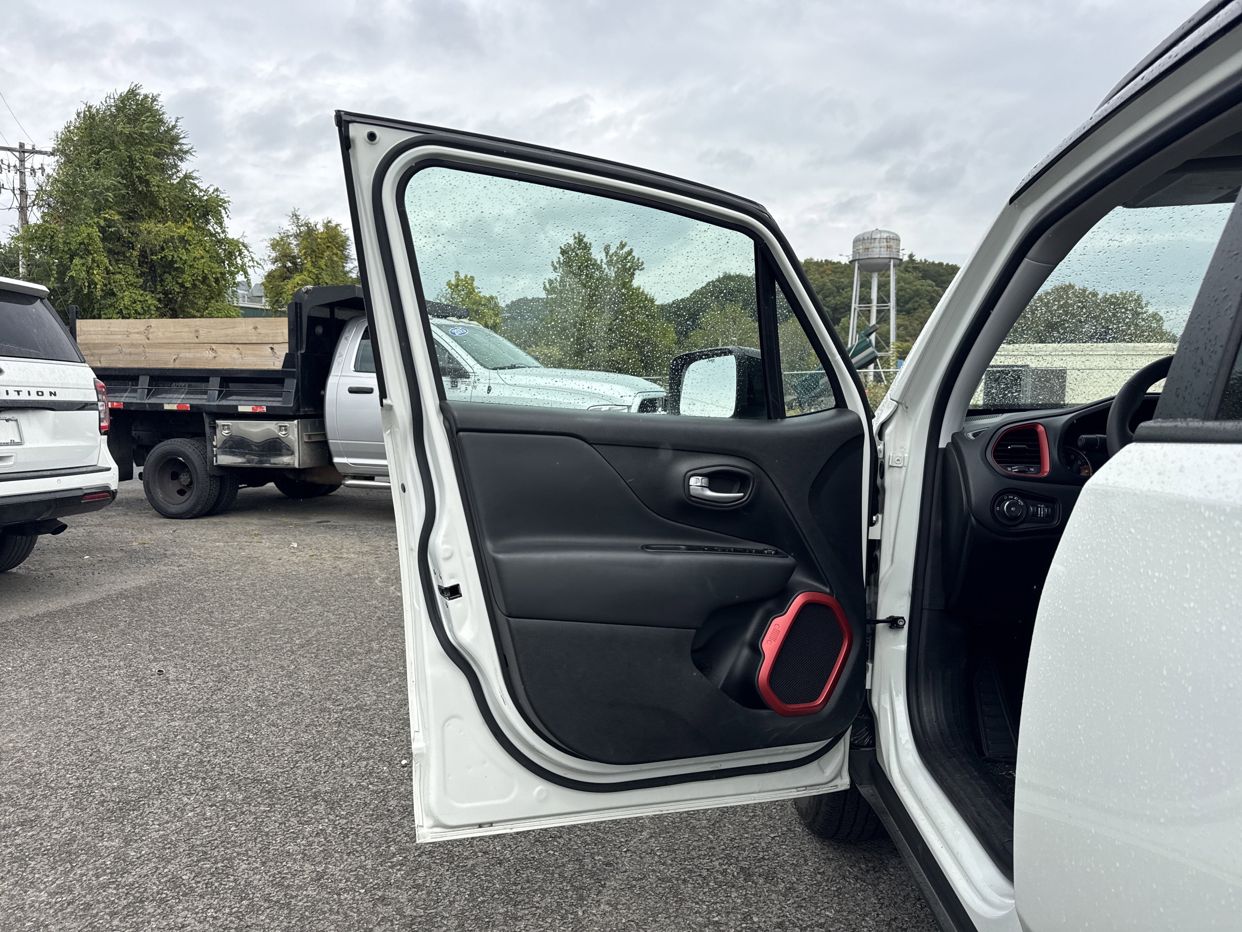 2023 Jeep Renegade Trailhawk