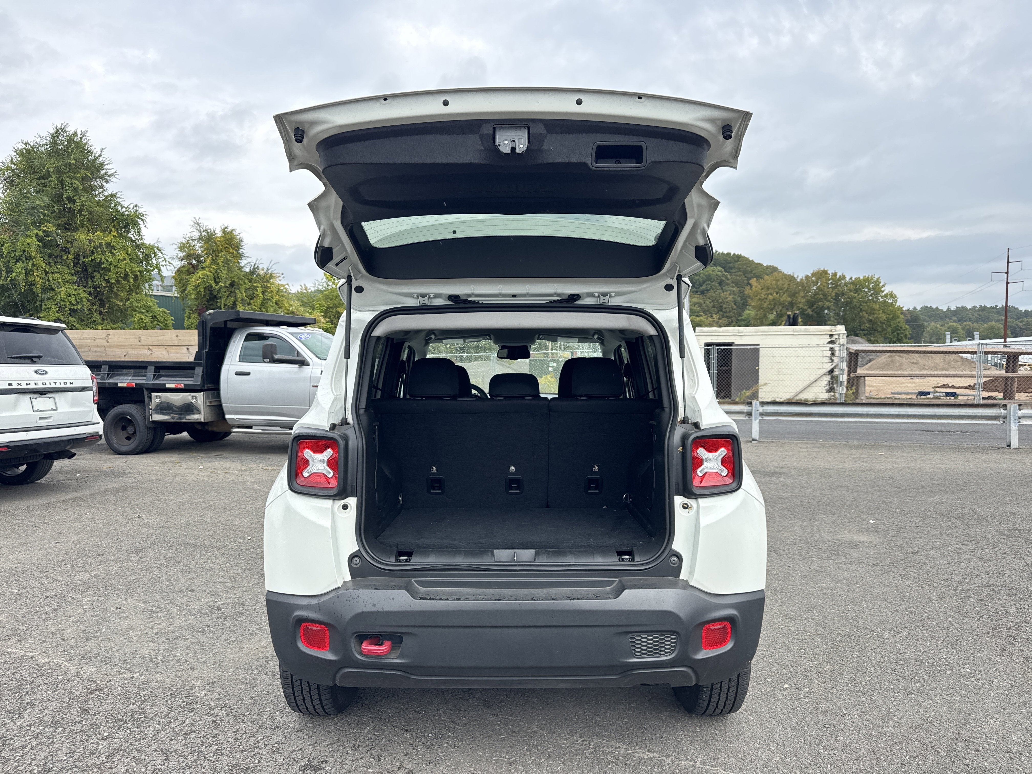 2023 Jeep Renegade Trailhawk