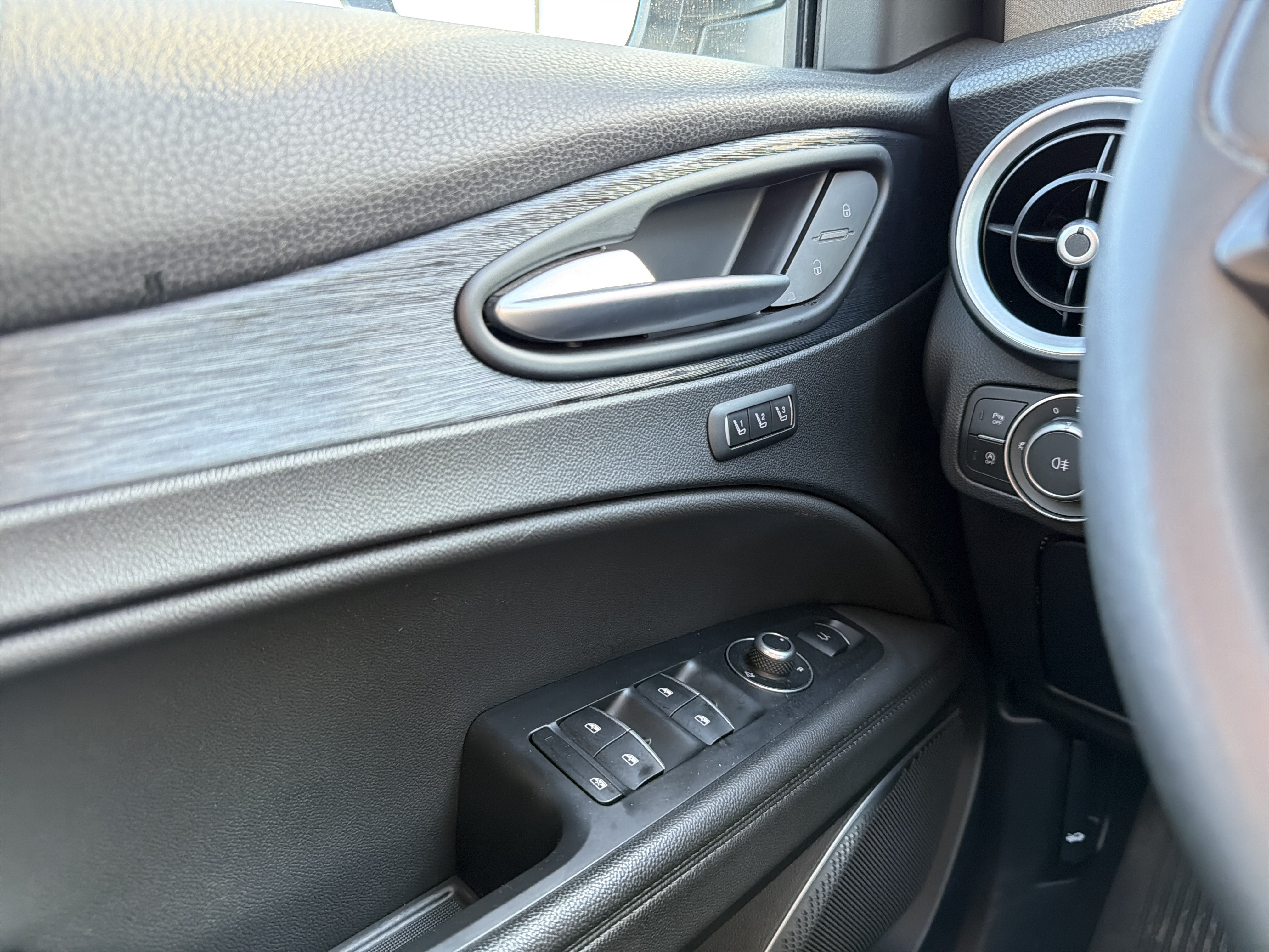 2020 Alfa Romeo Stelvio Base