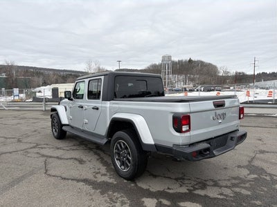 2022 Jeep Gladiator Overland