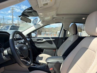 2022 Ford Escape Hybrid SE