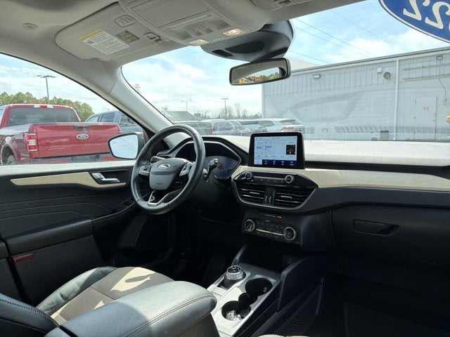 2022 Ford Escape Titanium