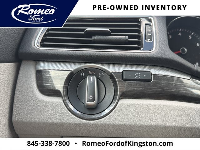 2017 Volkswagen Passat 1.8T SE
