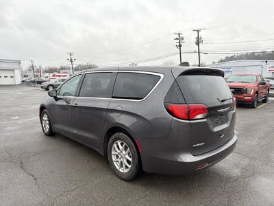 2023 Chrysler Voyager LX