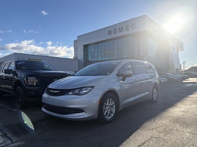 2023 Chrysler Voyager LX