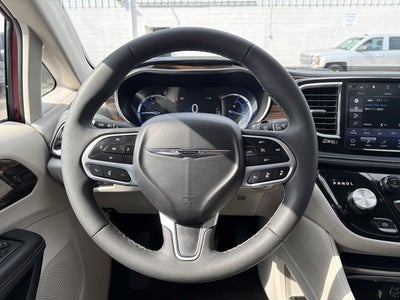 2023 Chrysler Pacifica Hybrid Limited