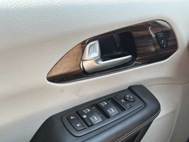 2023 Chrysler Pacifica Hybrid Limited