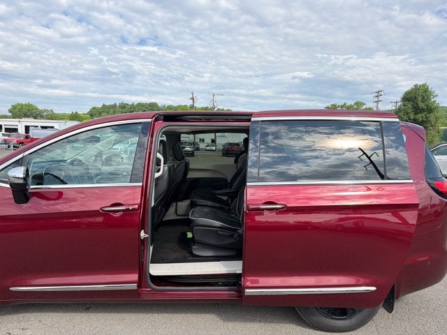 2023 Chrysler Pacifica Hybrid Limited