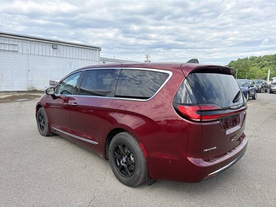 2023 Chrysler Pacifica Hybrid Limited