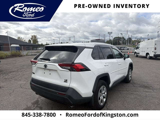 2022 Toyota RAV4 LE