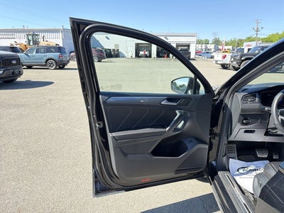 2024 Volkswagen Tiguan 2.0T SE R-Line Black