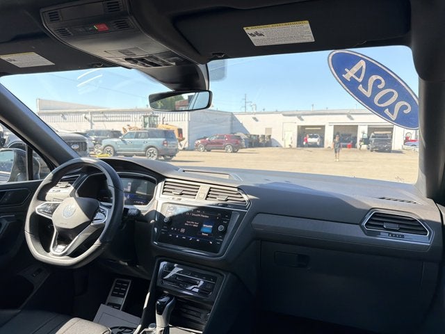 2024 Volkswagen Tiguan 2.0T SE R-Line Black