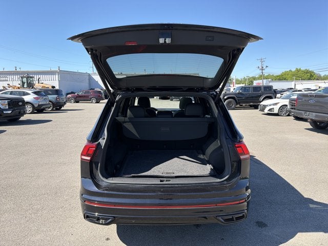 2024 Volkswagen Tiguan 2.0T SE R-Line Black