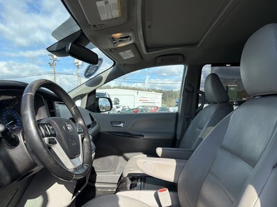 2019 Toyota Sienna XLE 8 Passenger