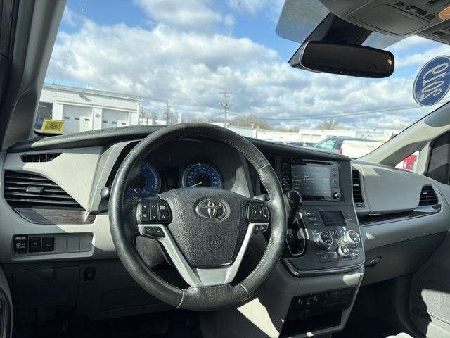 2019 Toyota Sienna XLE 8 Passenger