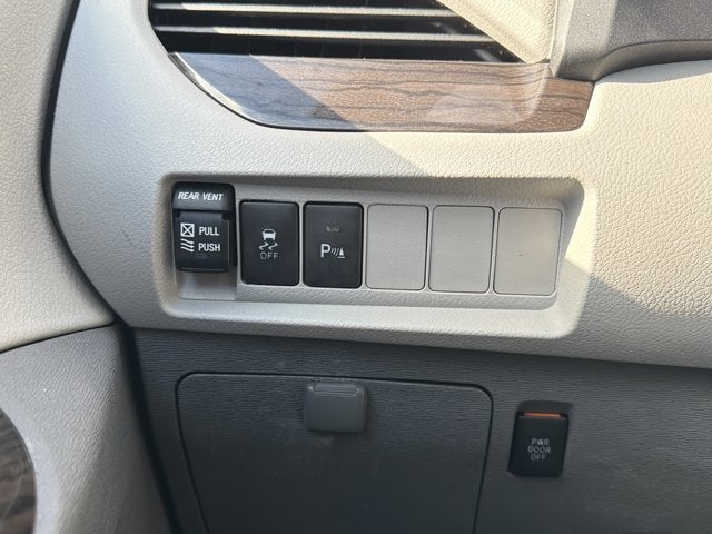 2019 Toyota Sienna XLE 8 Passenger