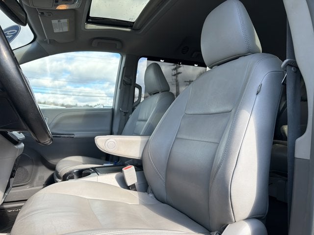 2019 Toyota Sienna XLE 8 Passenger