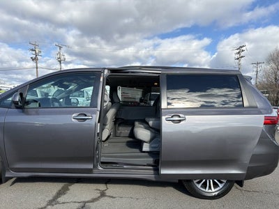 2019 Toyota Sienna XLE 8 Passenger