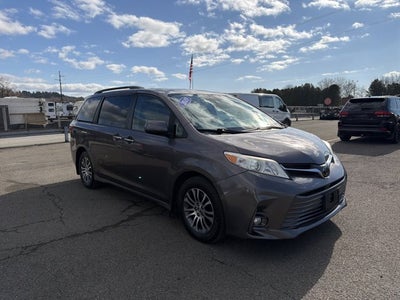 2019 Toyota Sienna XLE 8 Passenger