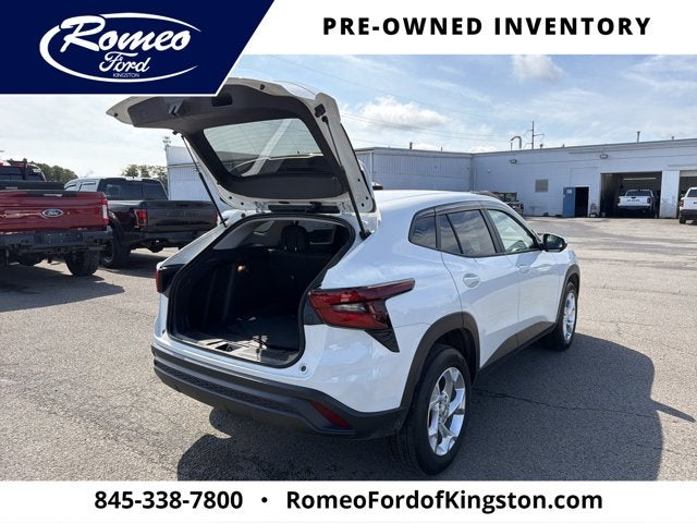 2025 Chevrolet Trax LS